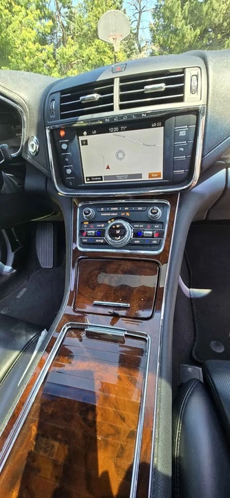 2017 Lincoln Continental 10th Gen - Image 4 of 13