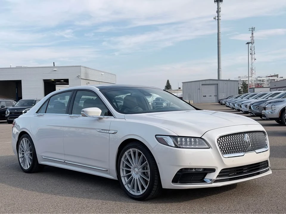 2017 Lincoln Continental 10th Gen - Image 3 of 20