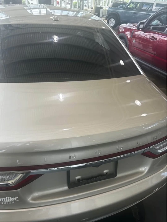 2017 Lincoln Continental 10th Gen - Image 3 of 10