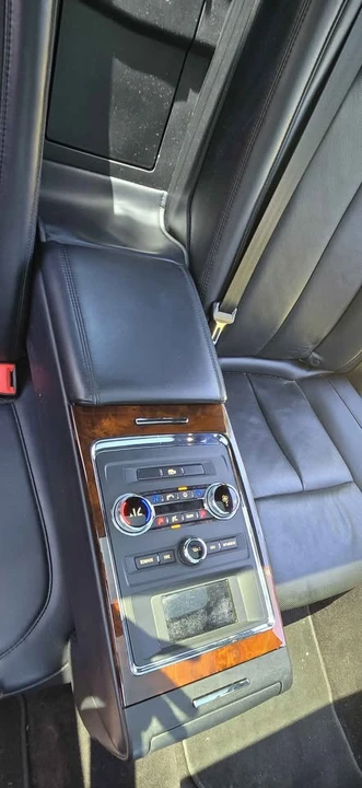 2017 Lincoln Continental 10th Gen - Image 8 of 13