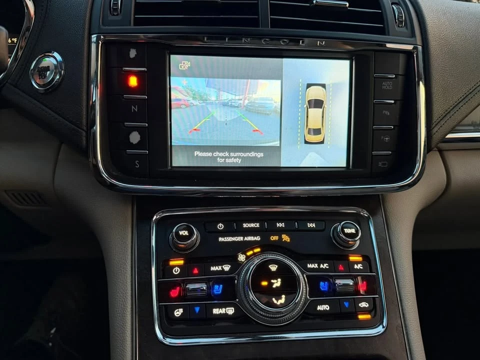 2017 Lincoln Continental 10th Gen - Image 16 of 20