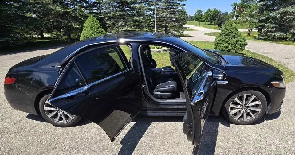 2017 Lincoln Continental 10th Gen - Image 12 of 13