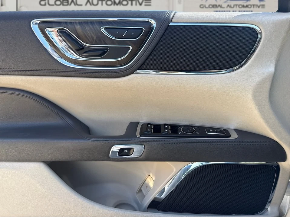 2017 Lincoln Continental 10th Gen - Image 18 of 20