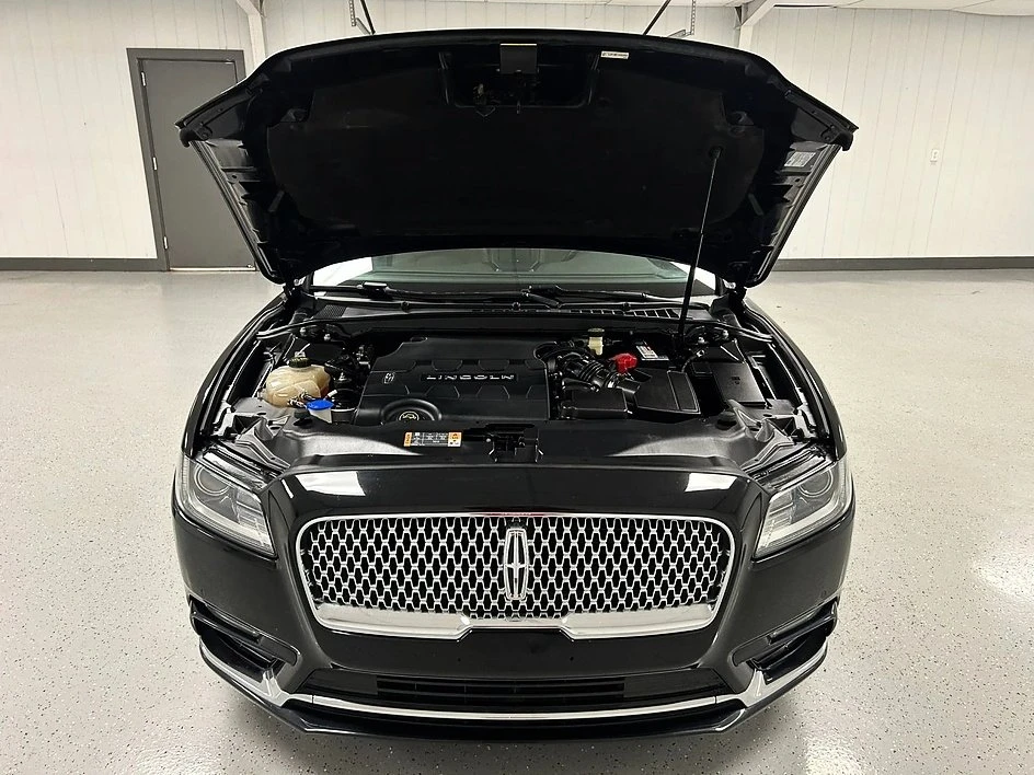 2017 Lincoln Continental 10th Gen - Image 12 of 13