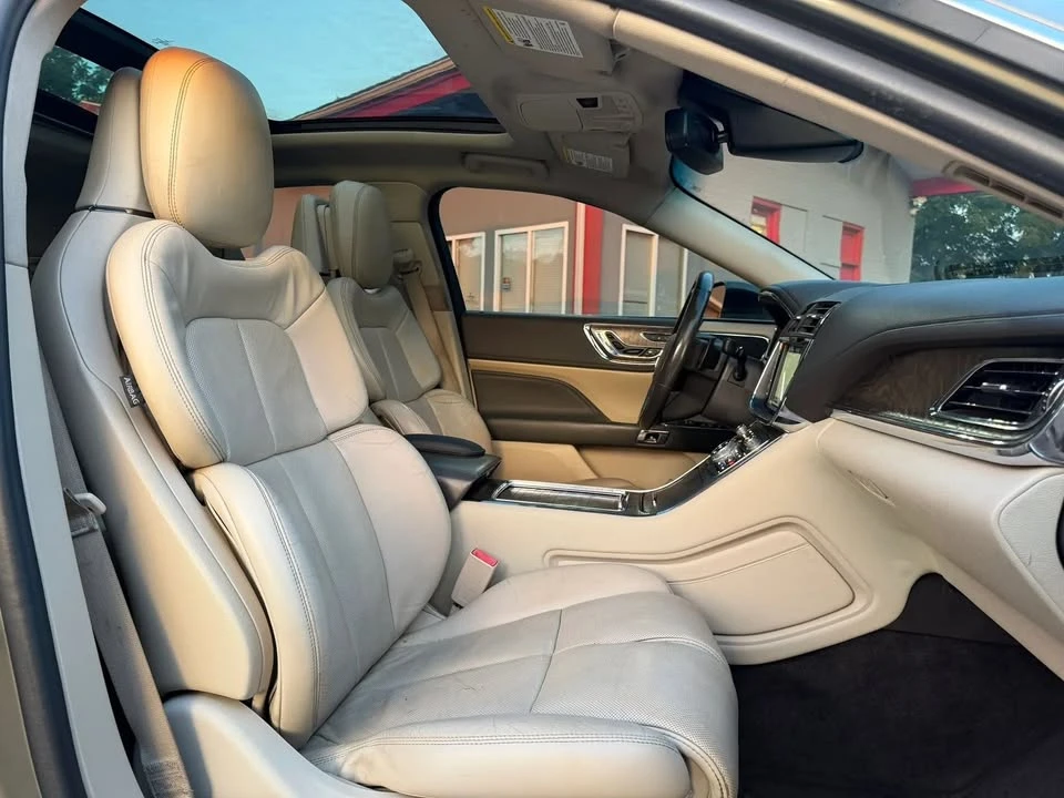 2017 Lincoln Continental 10th Gen - Image 18 of 20