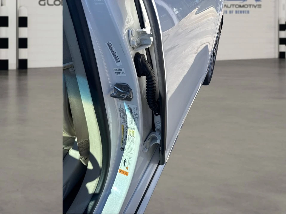 2017 Lincoln Continental 10th Gen - Image 20 of 20