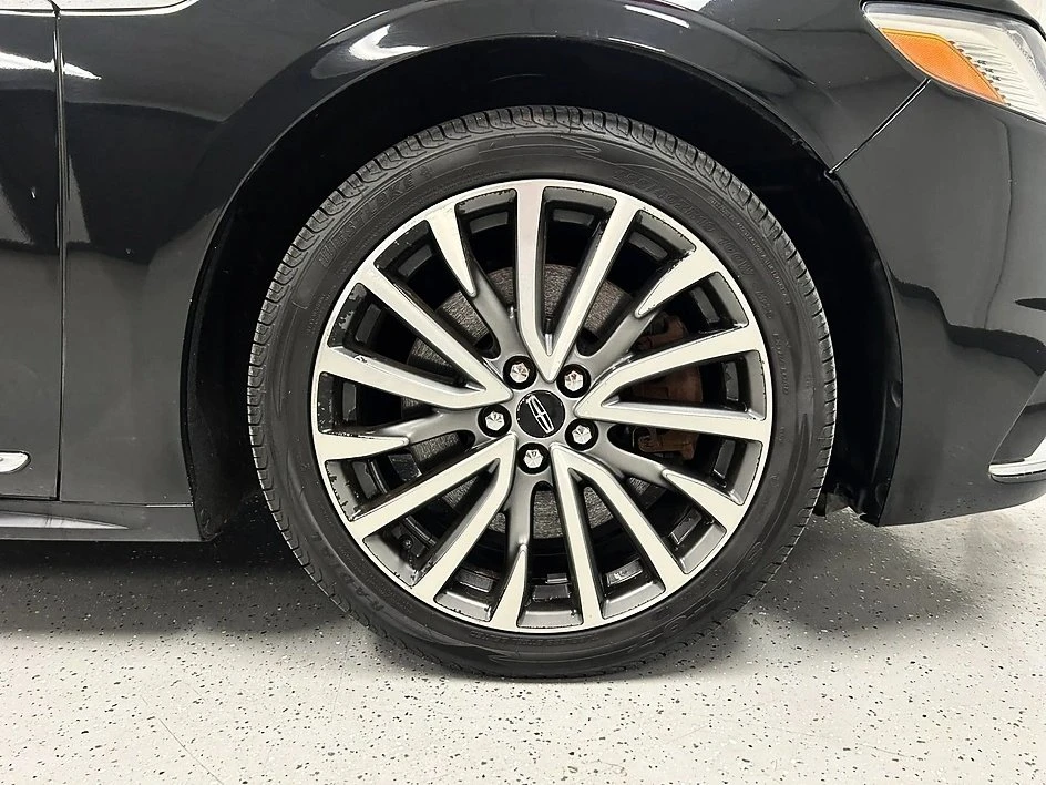 2017 Lincoln Continental 10th Gen - Image 11 of 13