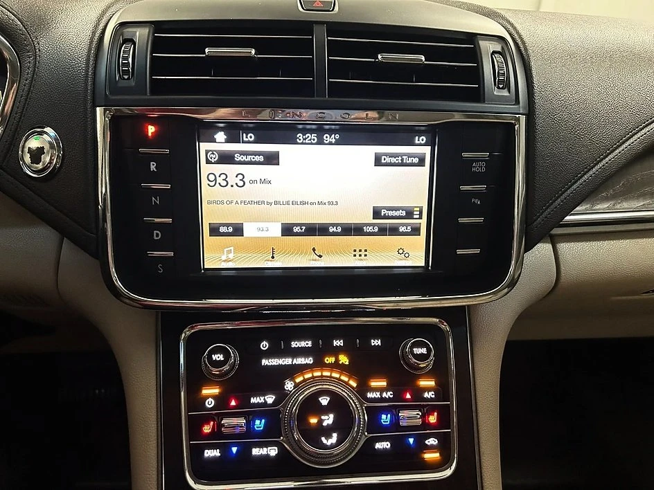 2017 Lincoln Continental 10th Gen - Image 13 of 13