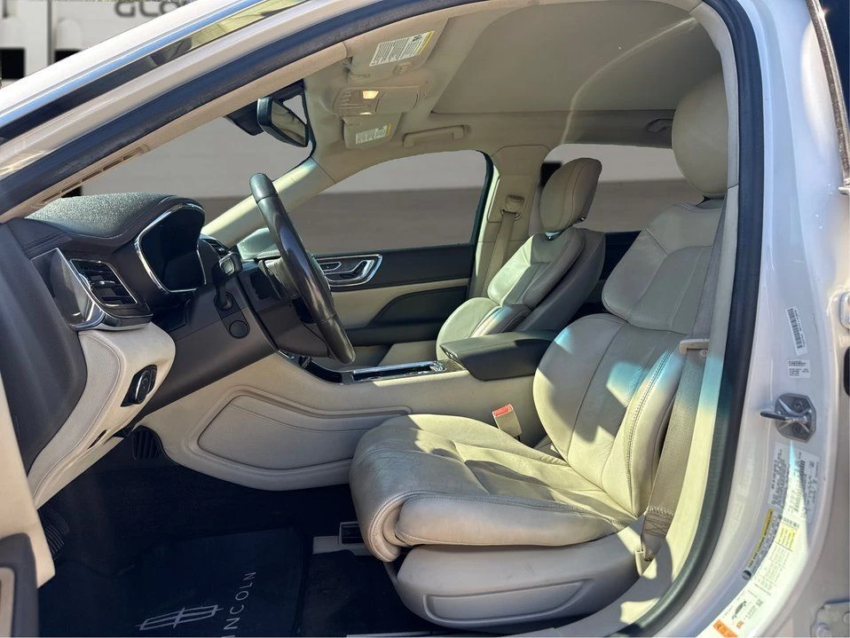 2017 Lincoln Continental 10th Gen - Image 9 of 20