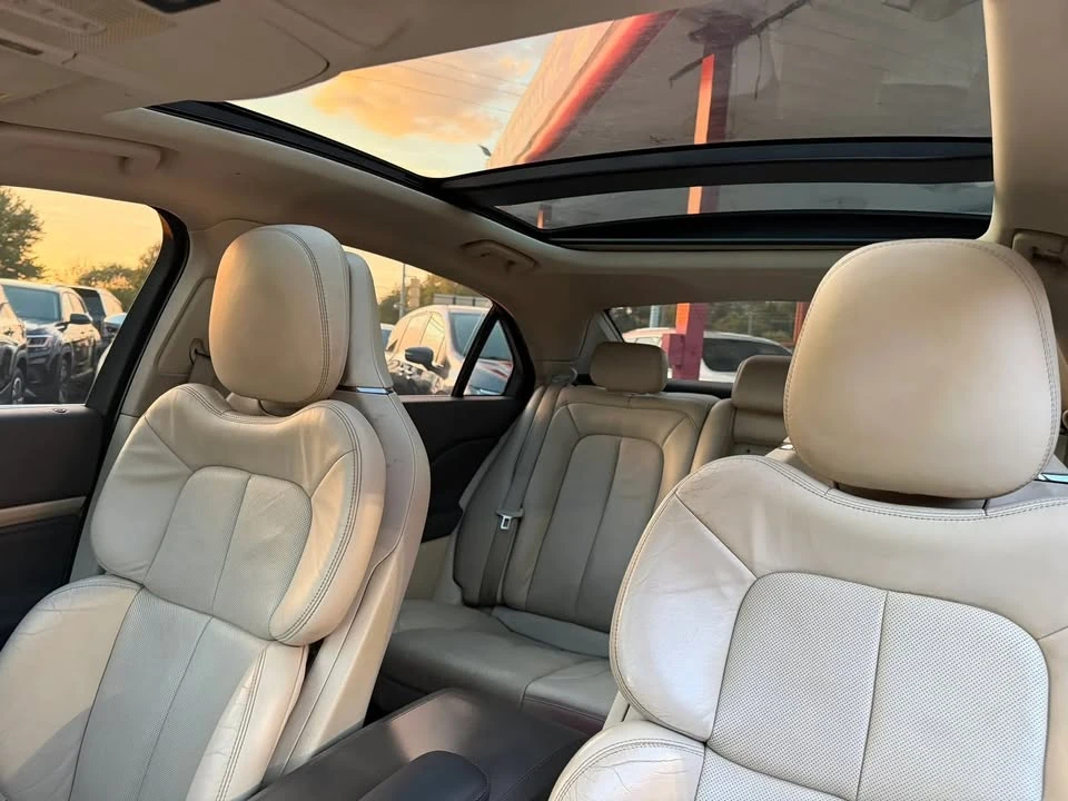 2017 Lincoln Continental 10th Gen - Image 15 of 20