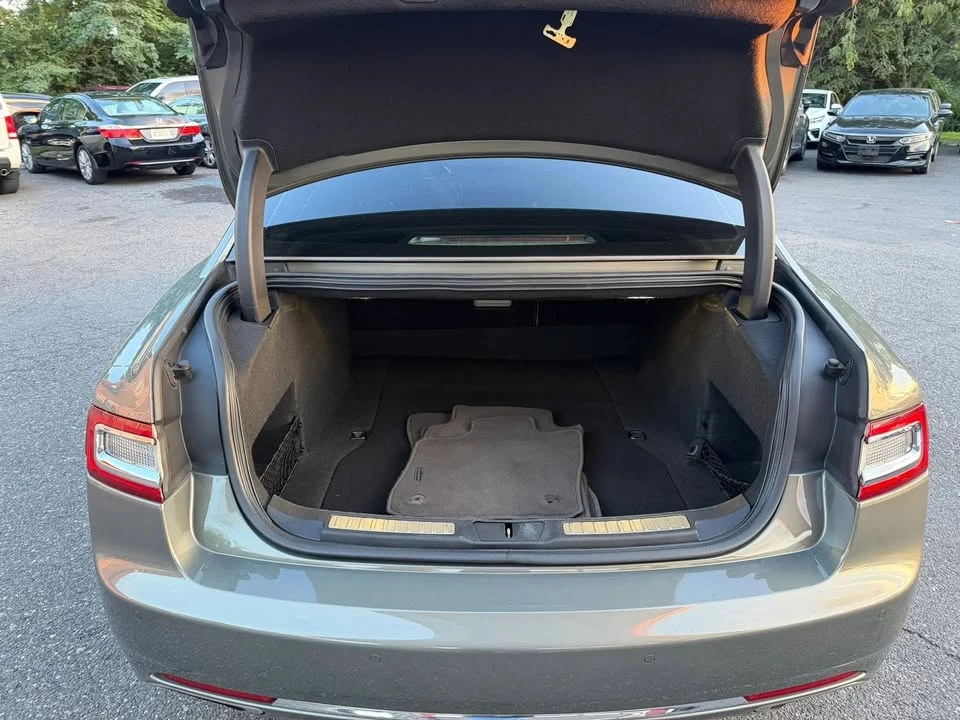 2017 Lincoln Continental 10th Gen - Image 5 of 20