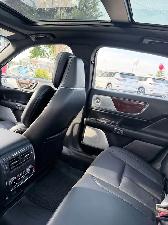 2017 Lincoln Continental 10th Gen - Image 9 of 20