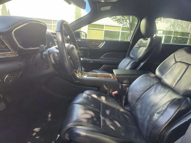 2017 Lincoln Continental 10th Gen - Image 8 of 17