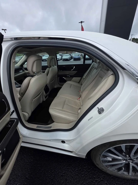 2017 Lincoln Continental 10th Gen - Image 8 of 8