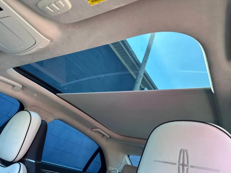 2017 Lincoln Continental 10th Gen - Image 16 of 20