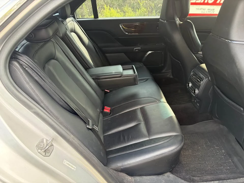 2017 Lincoln Continental 10th Gen - Image 3 of 5