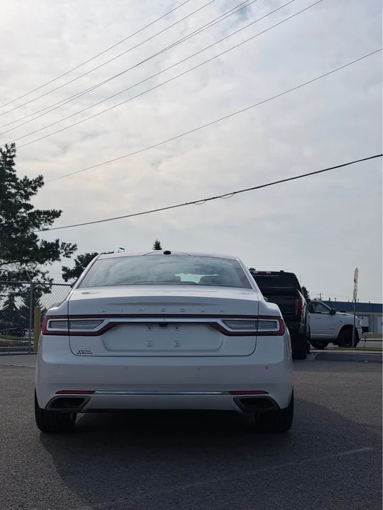 2017 Lincoln Continental 10th Gen - Image 5 of 20