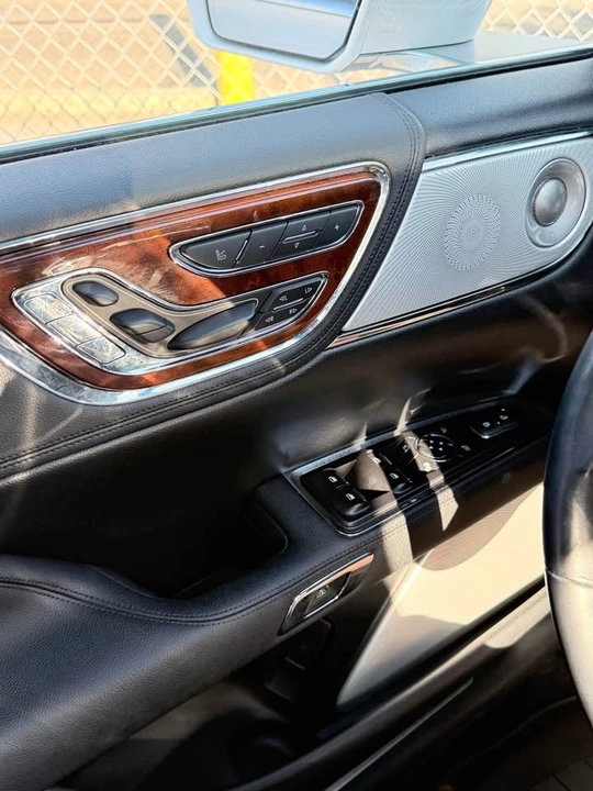 2017 Lincoln Continental 10th Gen - Image 14 of 20