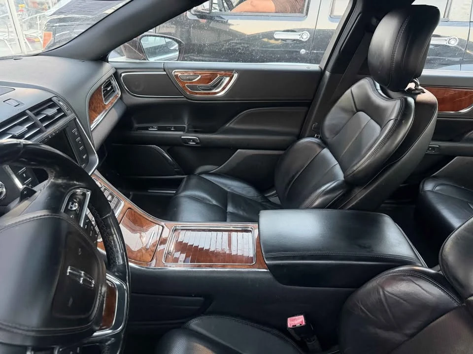 2017 Lincoln Continental 10th Gen - Image 3 of 11