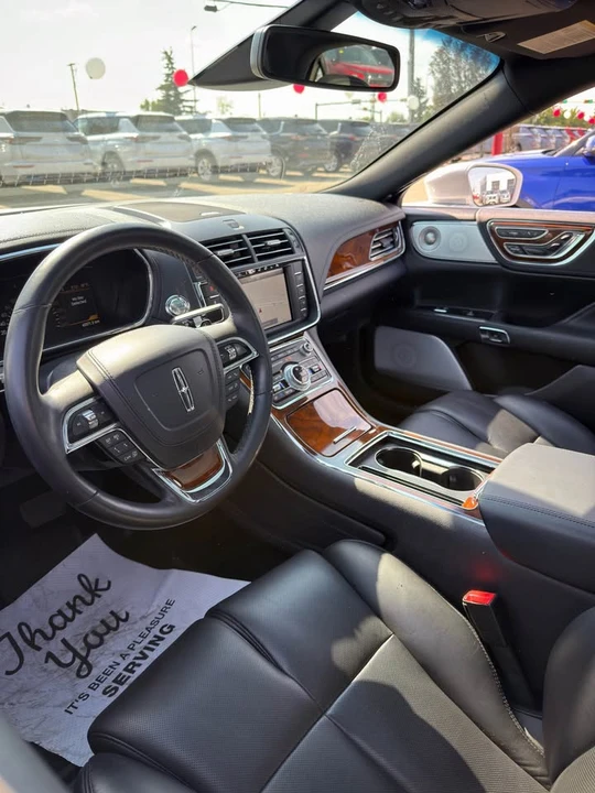 2017 Lincoln Continental 10th Gen - Image 5 of 10