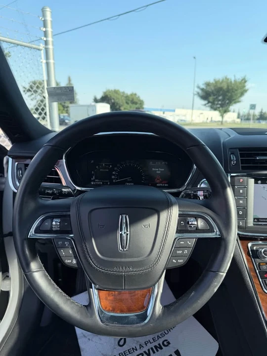 2017 Lincoln Continental 10th Gen - Image 12 of 20