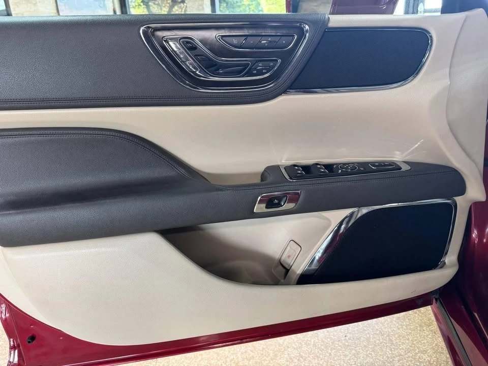 2017 Lincoln Continental 10th Gen - Image 16 of 20