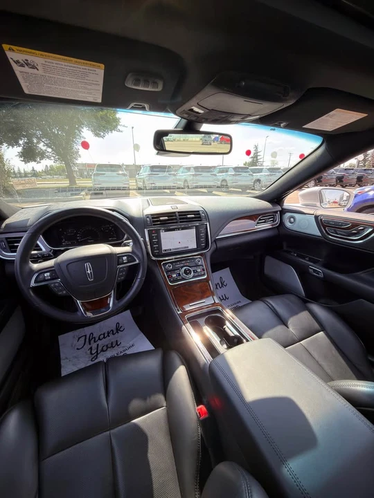 2017 Lincoln Continental 10th Gen - Image 4 of 10