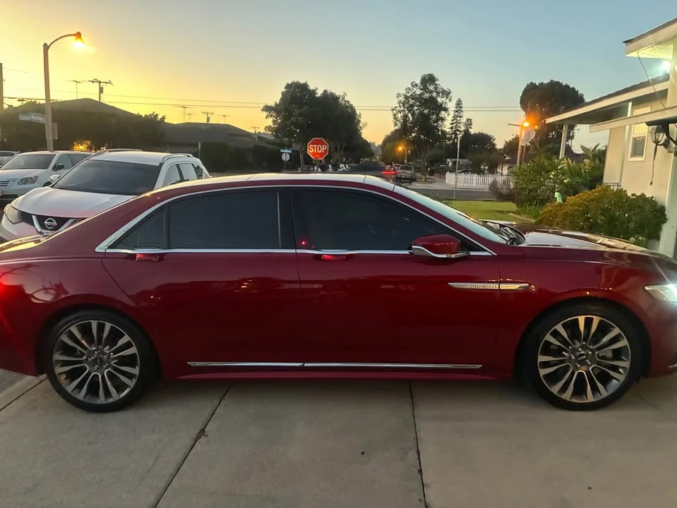 2017 Lincoln Continental 10th Gen - Image 2 of 4