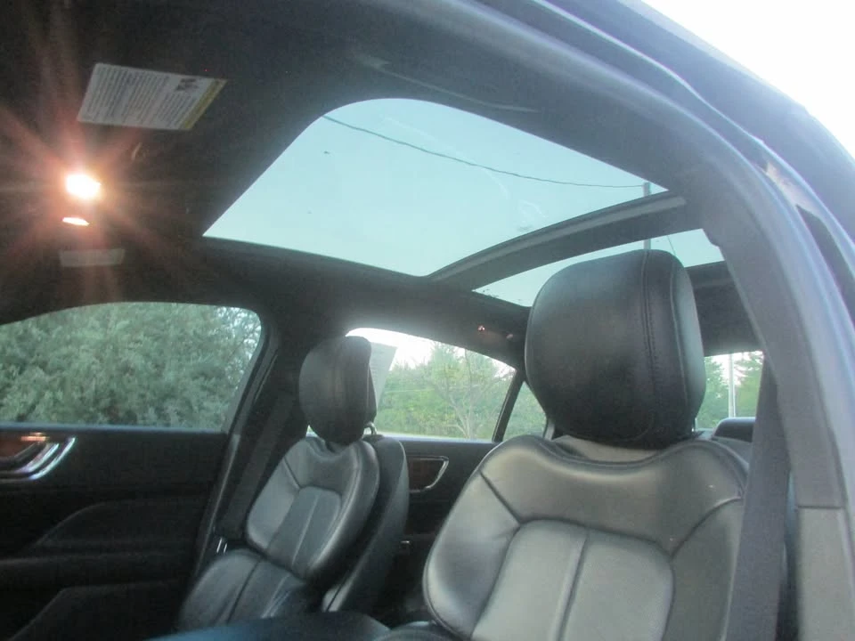 2017 Lincoln Continental 10th Gen - Image 16 of 20