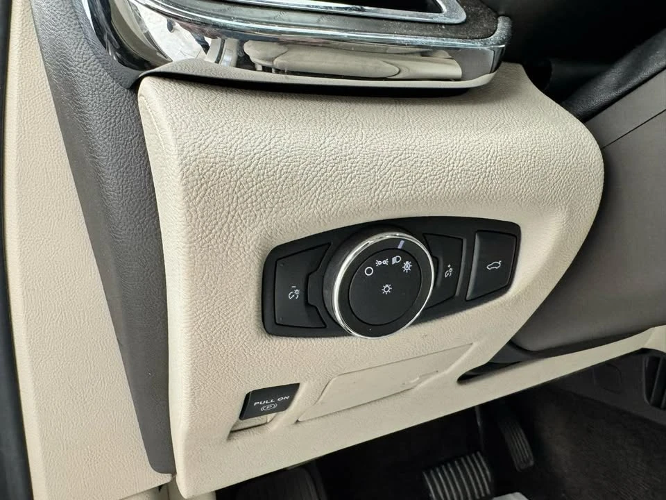 2017 Lincoln Continental 10th Gen - Image 15 of 20