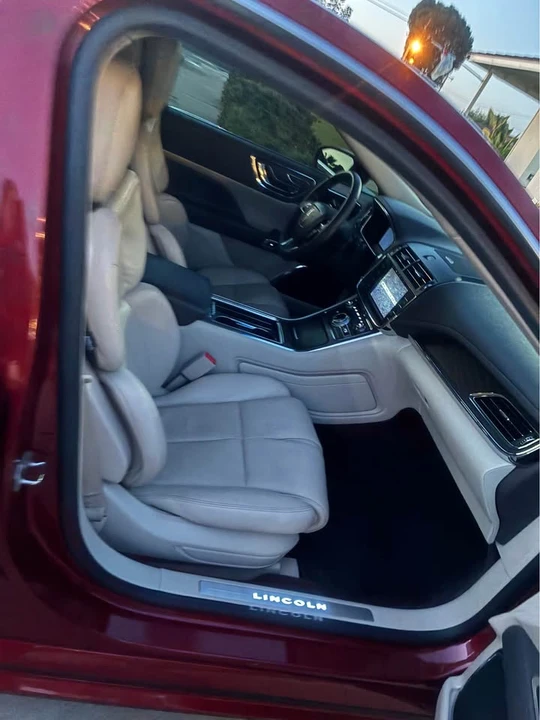 2017 Lincoln Continental 10th Gen - Image 3 of 4