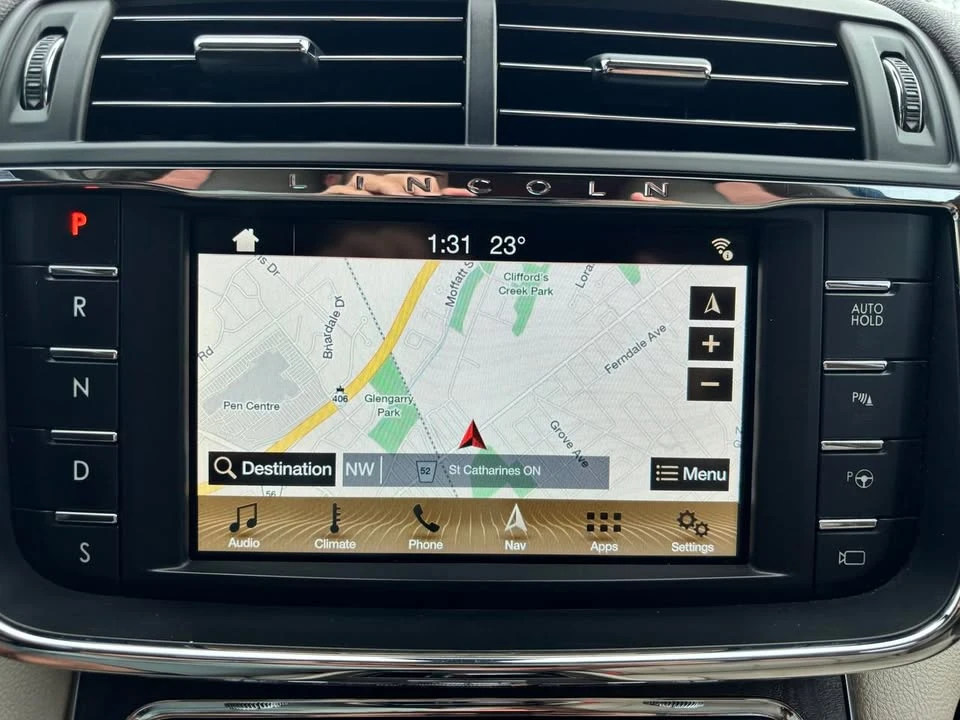 2017 Lincoln Continental 10th Gen - Image 15 of 20