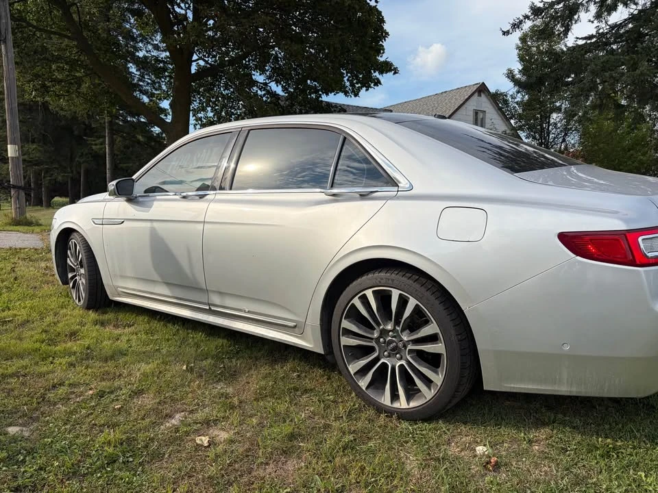2017 Lincoln Continental 10th Gen - Image 2 of 5