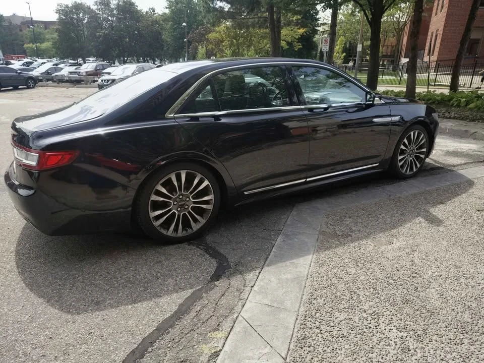2017 Lincoln Continental 10th Gen - Image 3 of 7