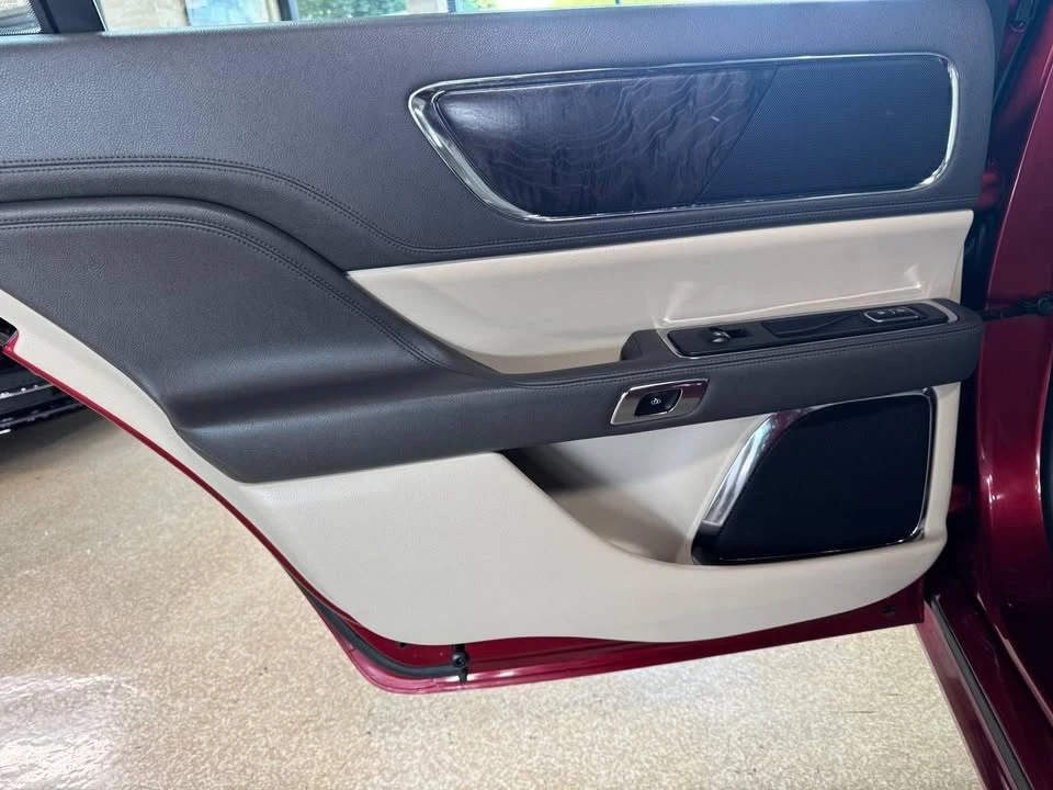 2017 Lincoln Continental 10th Gen - Image 14 of 20
