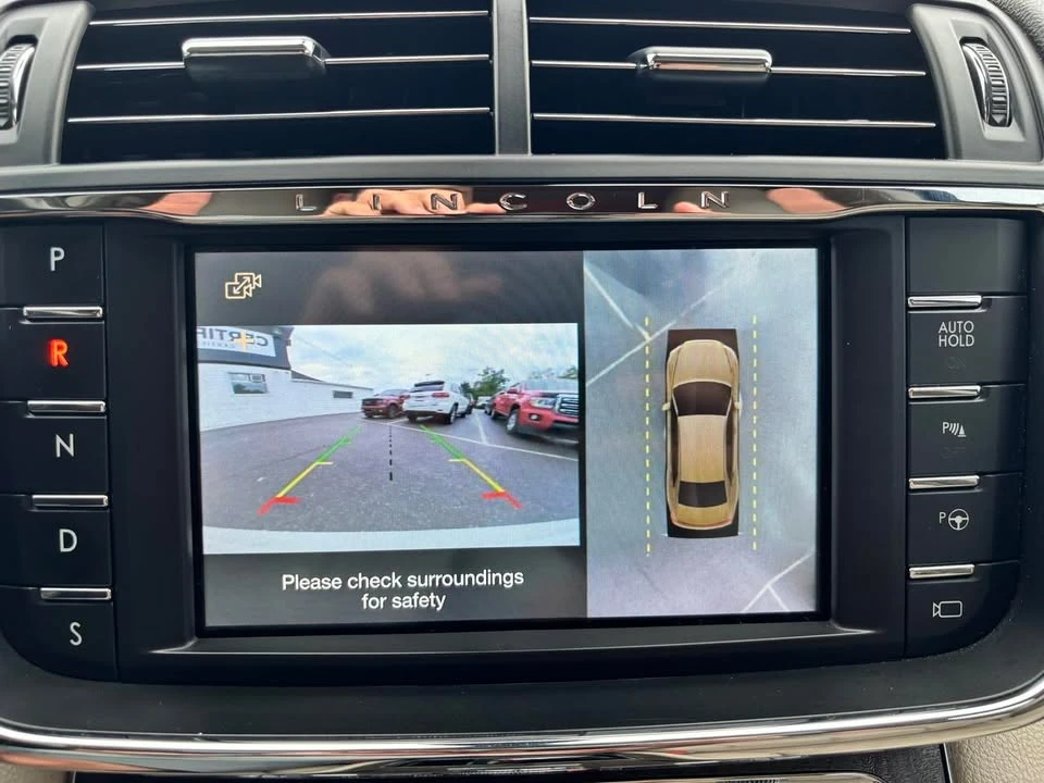 2017 Lincoln Continental 10th Gen - Image 16 of 20
