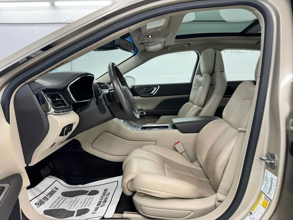 2017 Lincoln Continental 10th Gen - Image 11 of 20