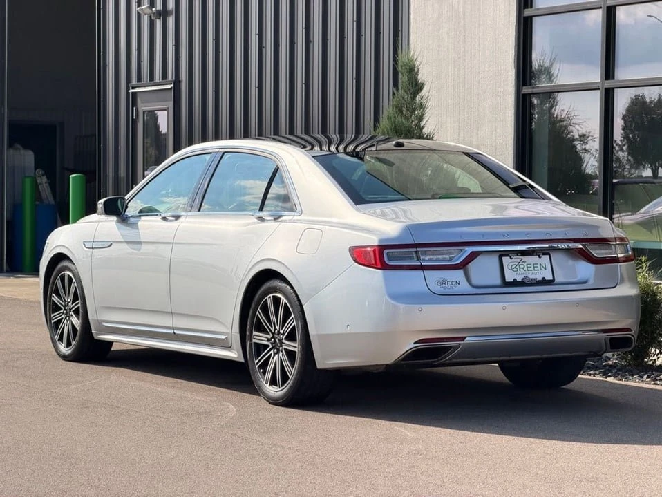2017 Lincoln Continental 10th Gen - Image 3 of 10