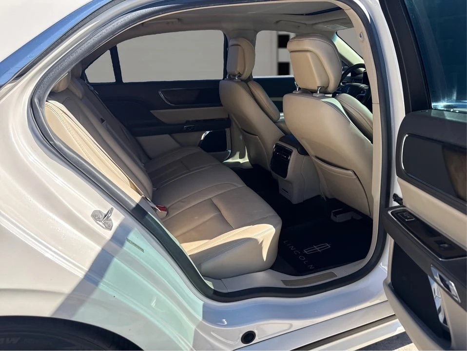 2017 Lincoln Continental 10th Gen - Image 14 of 20