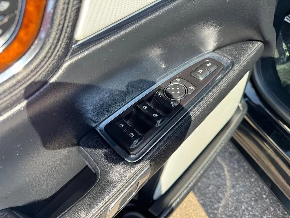2017 Lincoln Continental 10th Gen - Image 18 of 20