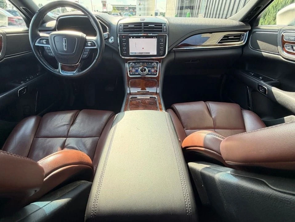2017 Lincoln Continental 10th Gen - Image 8 of 10