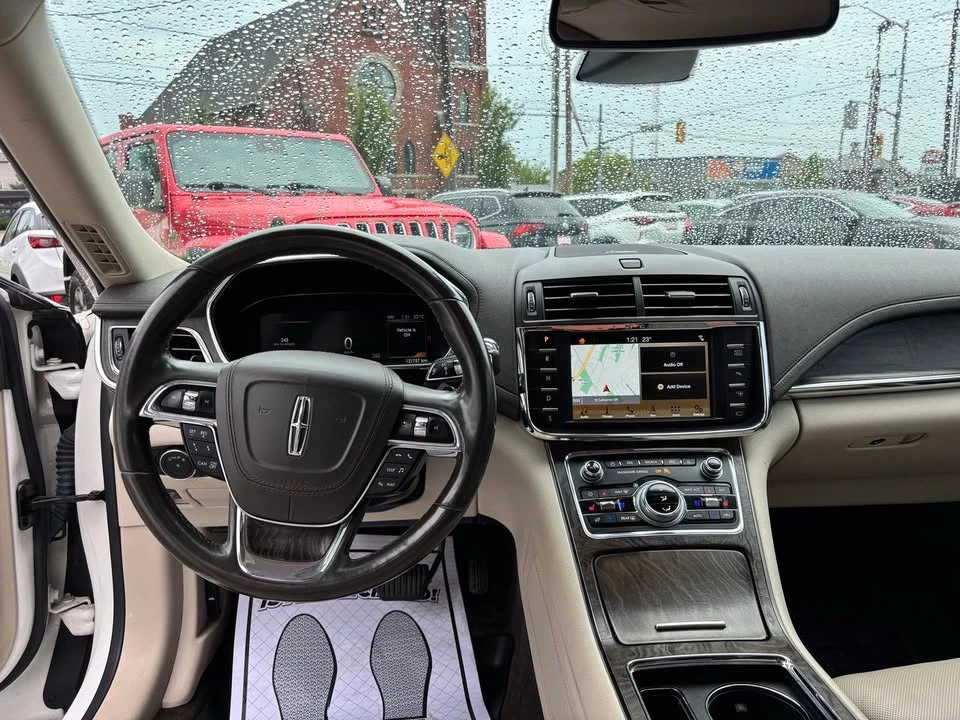 2017 Lincoln Continental 10th Gen - Image 12 of 20