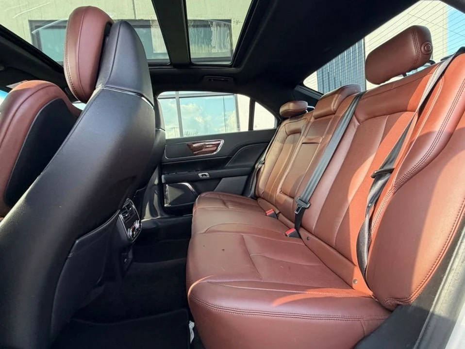 2017 Lincoln Continental 10th Gen - Image 9 of 10