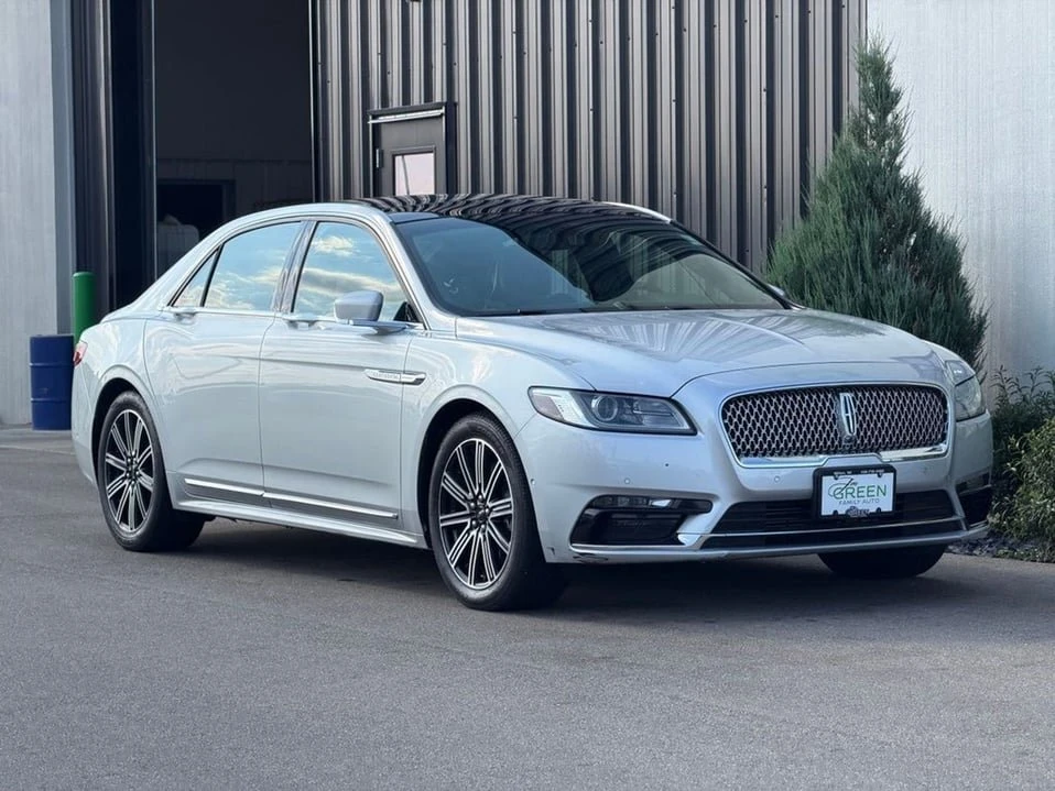 2017 Lincoln Continental 10th Gen - Image 4 of 10