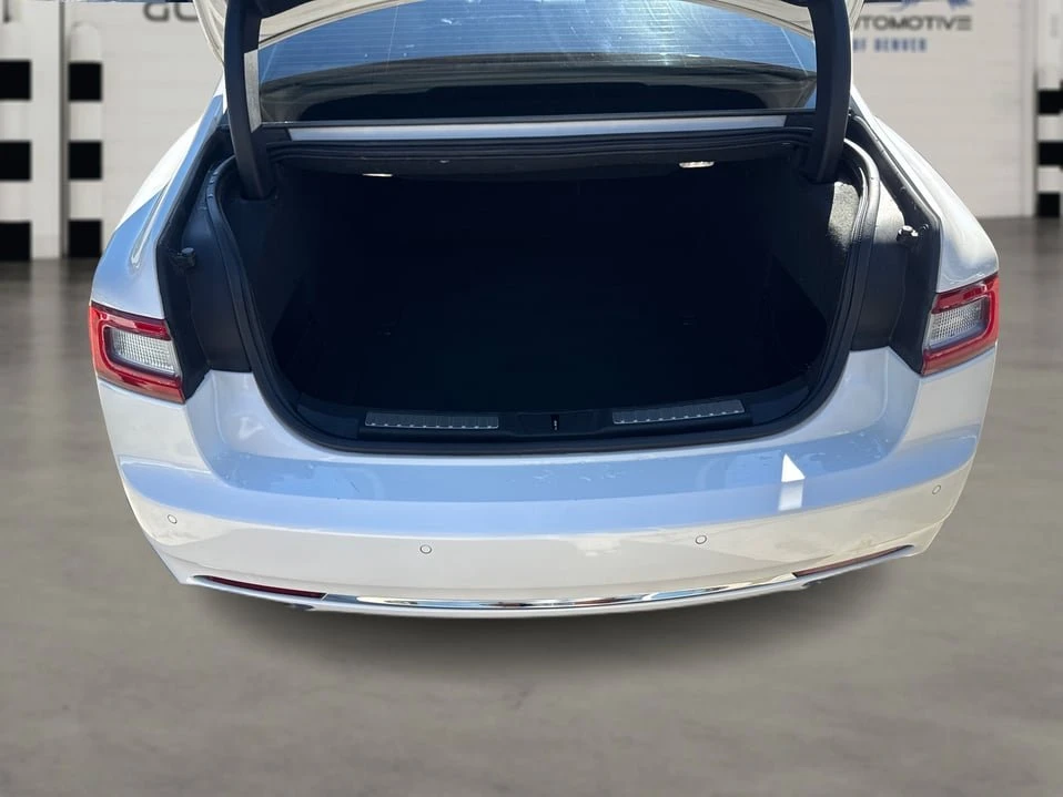 2017 Lincoln Continental 10th Gen - Image 12 of 20