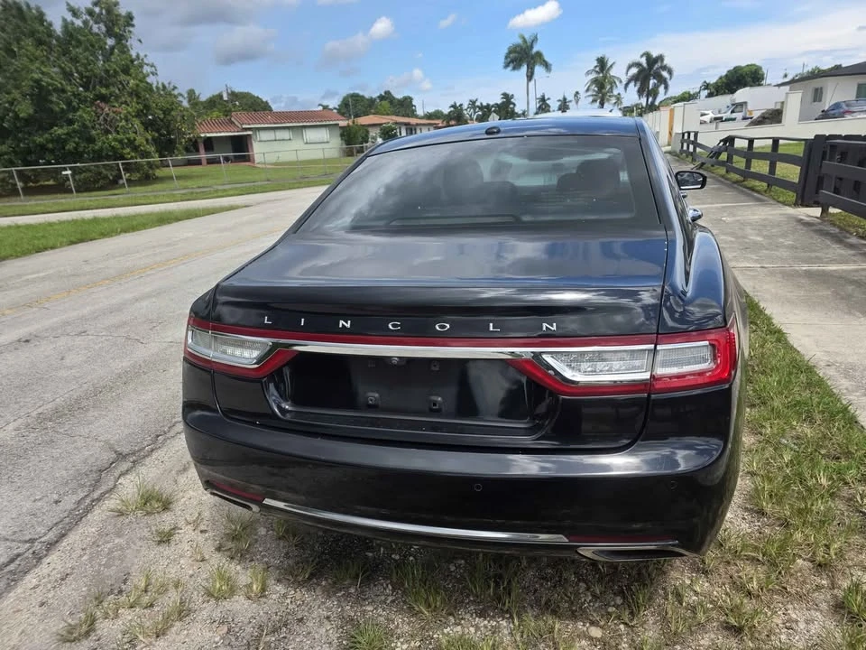 2017 Lincoln Continental 10th Gen - Image 3 of 8