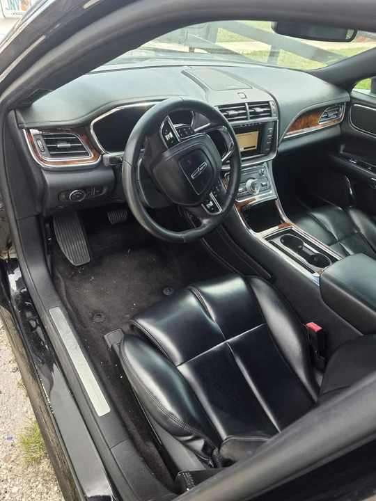 2017 Lincoln Continental 10th Gen - Image 6 of 8