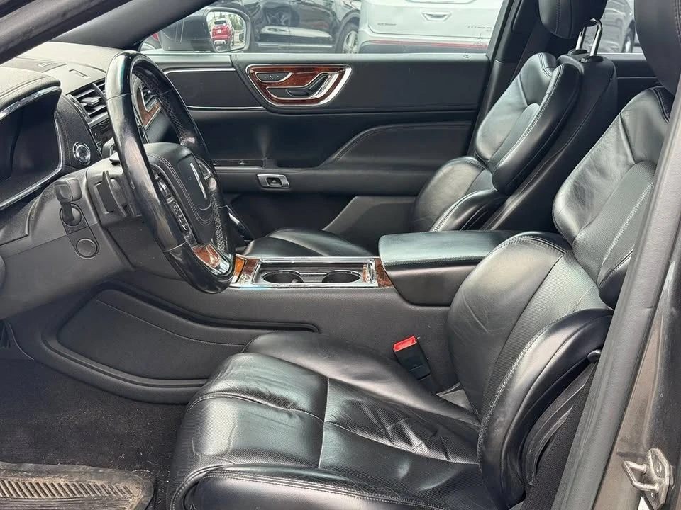 2017 Lincoln Continental 10th Gen - Image 4 of 5
