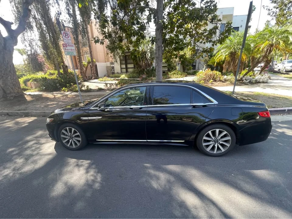 2017 Lincoln Continental 10th Gen - Image 4 of 8