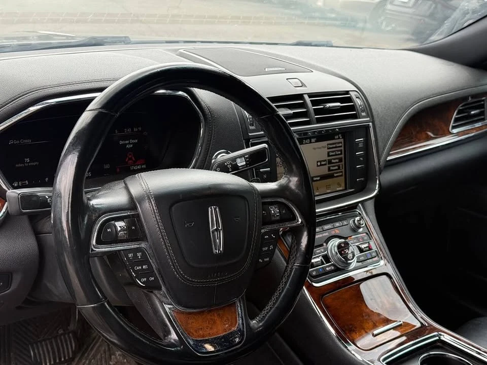 2017 Lincoln Continental 10th Gen - Image 5 of 5